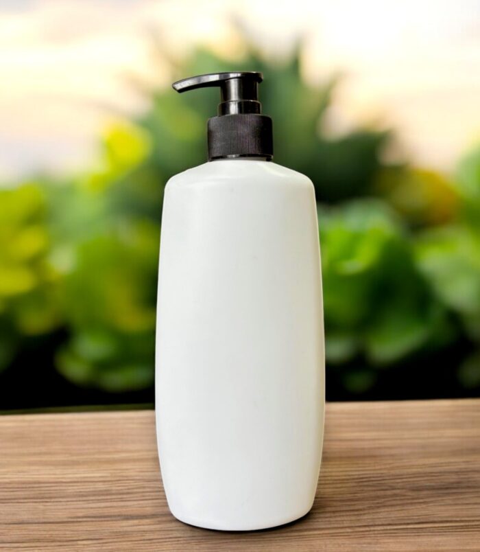 500ml Shampoo Bottle -Photoroom